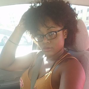 Meet your Posher, Brittney